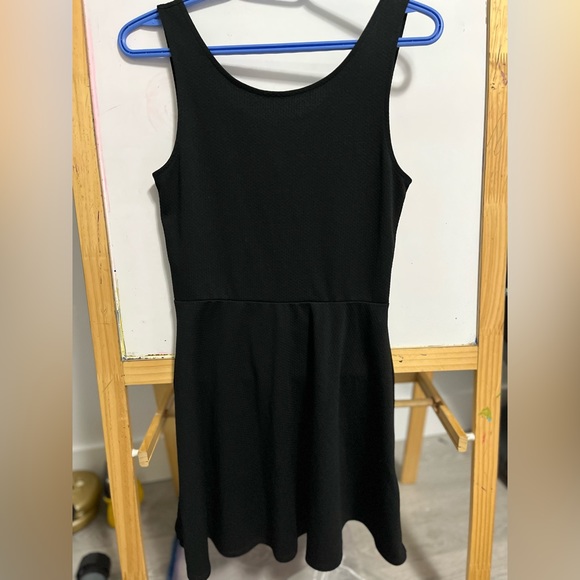H&M black mini dress with key hole in back - Picture 1 of 3